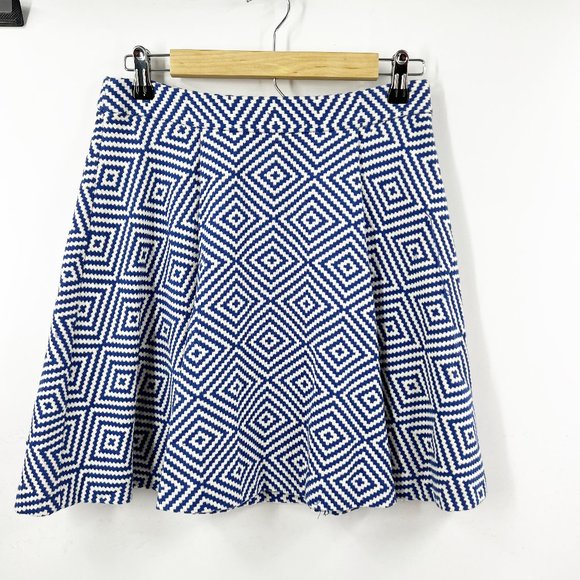 Geometric Patterned Blue and White Skirt - Picture 2 of 7